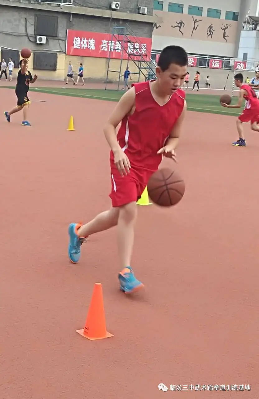 如何在篮球训练中有效应对压力?_1